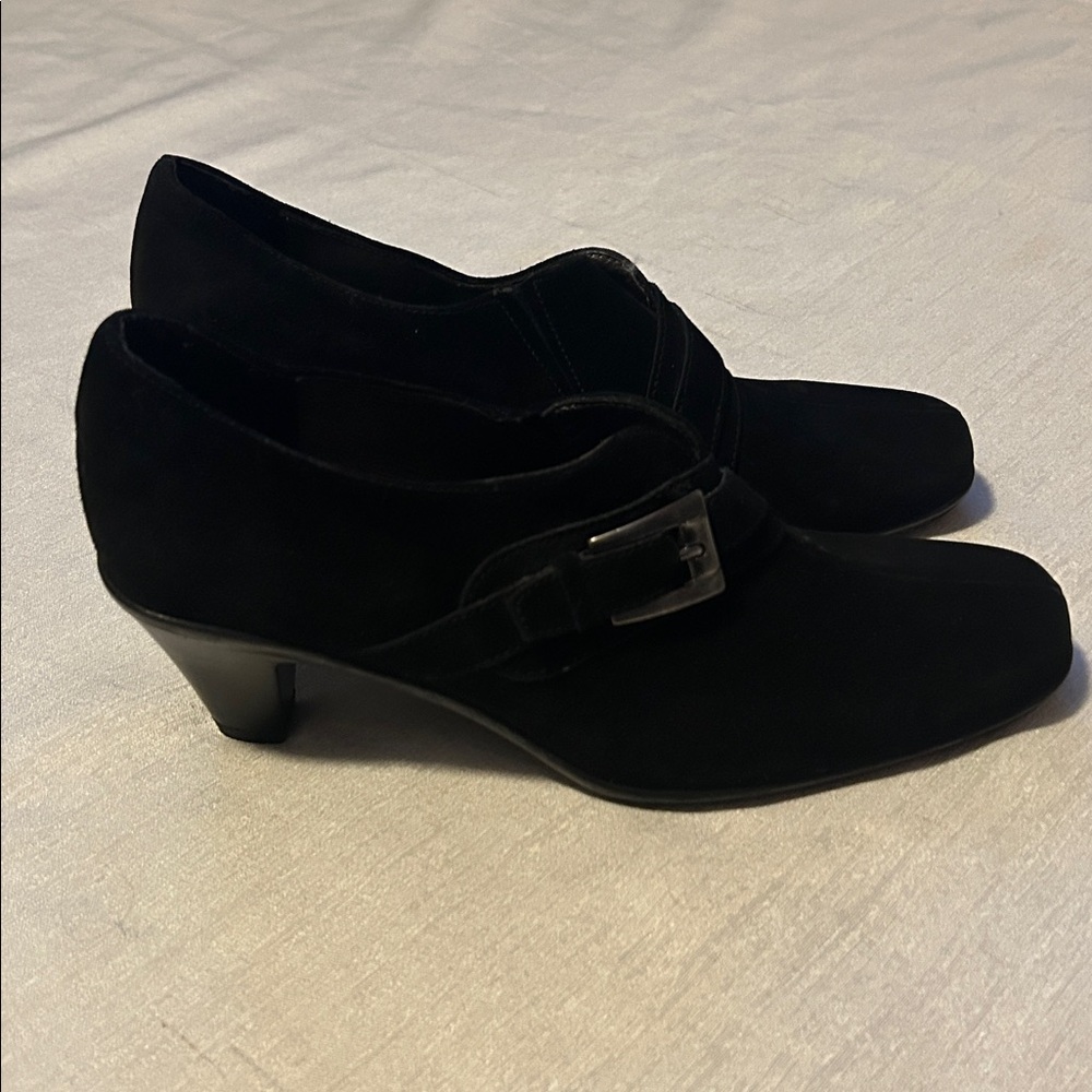 C La Canadiene Black Suede Loafers With Buckle View 4